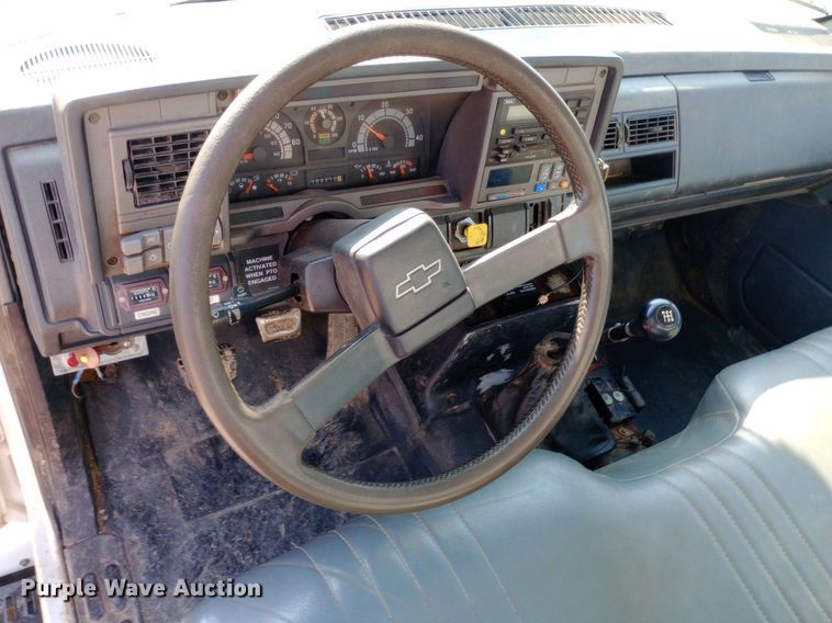 image for item DP1273 1997 Chevrolet C7500 bucket truck