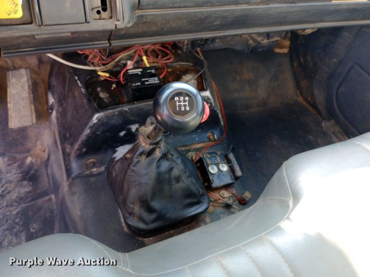 image for item DP1273 1997 Chevrolet C7500 bucket truck