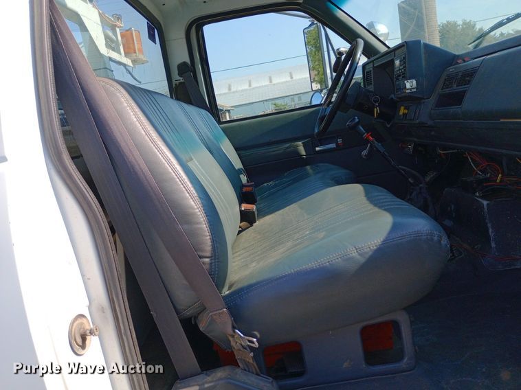 image for item DP1273 1997 Chevrolet C7500 bucket truck