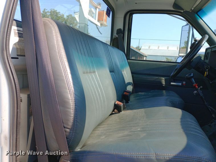 image for item DP1273 1997 Chevrolet C7500 bucket truck