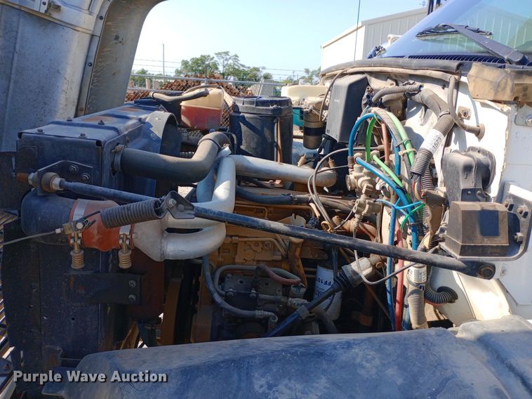 image for item DP1273 1997 Chevrolet C7500 bucket truck