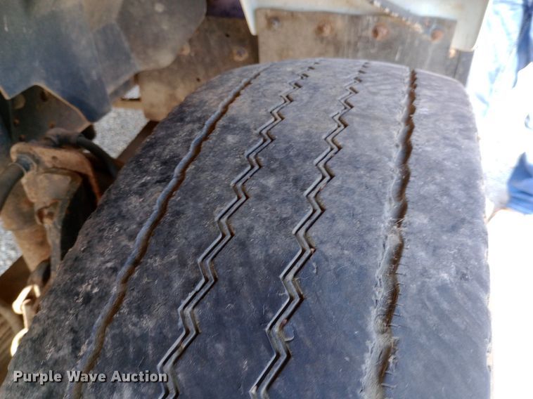 image for item DP1273 1997 Chevrolet C7500 bucket truck