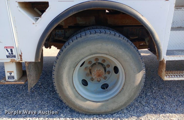 image for item DP1273 1997 Chevrolet C7500 bucket truck