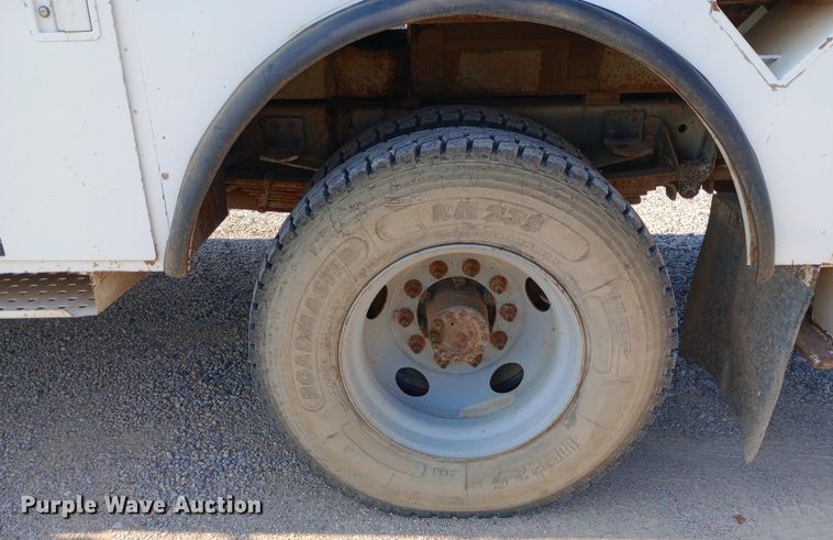 image for item DP1273 1997 Chevrolet C7500 bucket truck