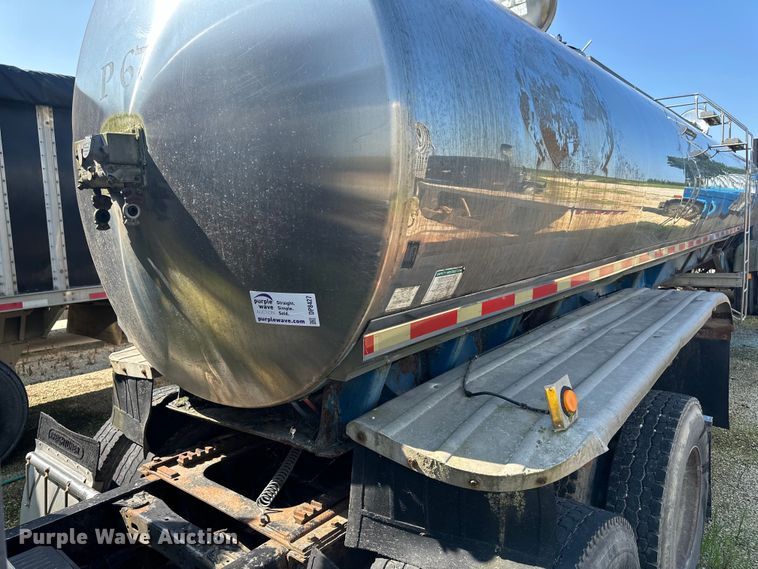image for item DP8427 1992 Walker tank trailer