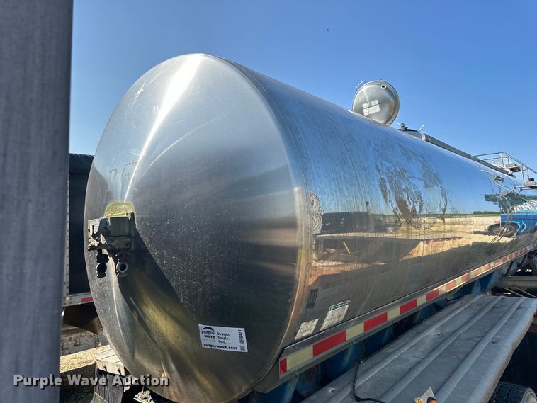 image for item DP8427 1992 Walker tank trailer