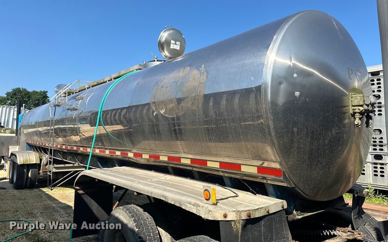image for item DP8427 1992 Walker tank trailer