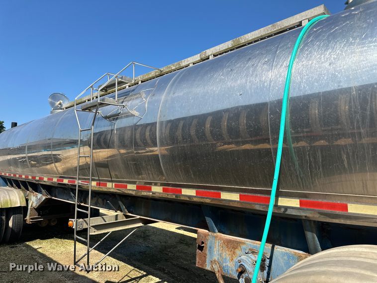 image for item DP8427 1992 Walker tank trailer