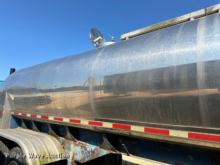 image for item DP8427 1992 Walker tank trailer