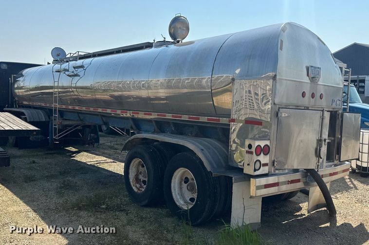 image for item DP8427 1992 Walker tank trailer