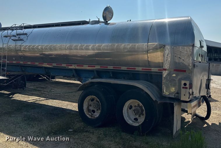 image for item DP8427 1992 Walker tank trailer