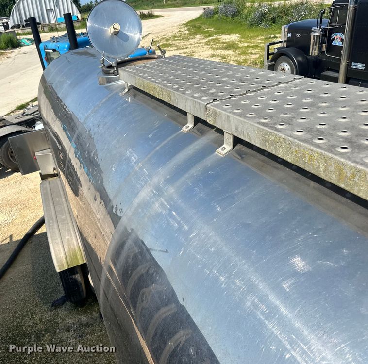 image for item DP8427 1992 Walker tank trailer