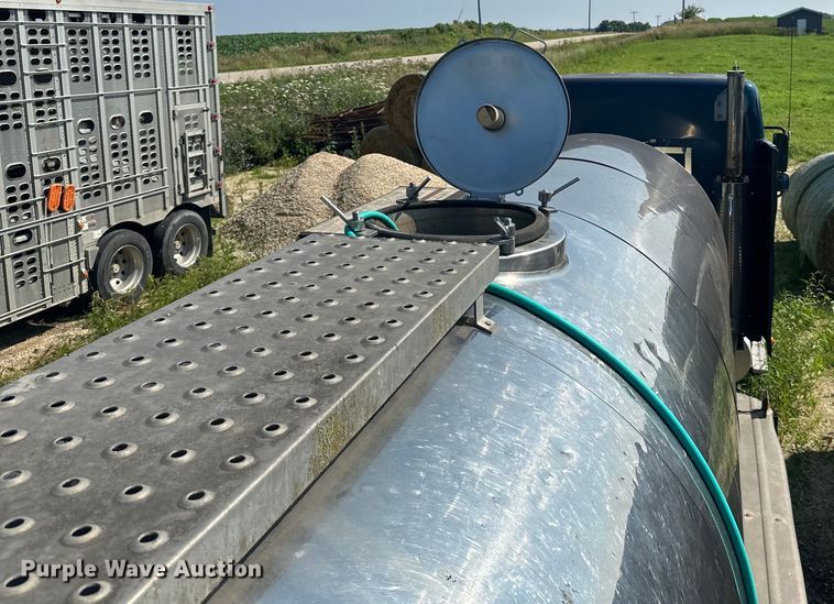 image for item DP8427 1992 Walker tank trailer