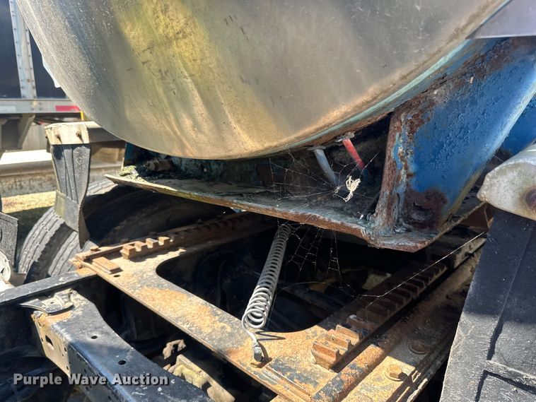 image for item DP8427 1992 Walker tank trailer