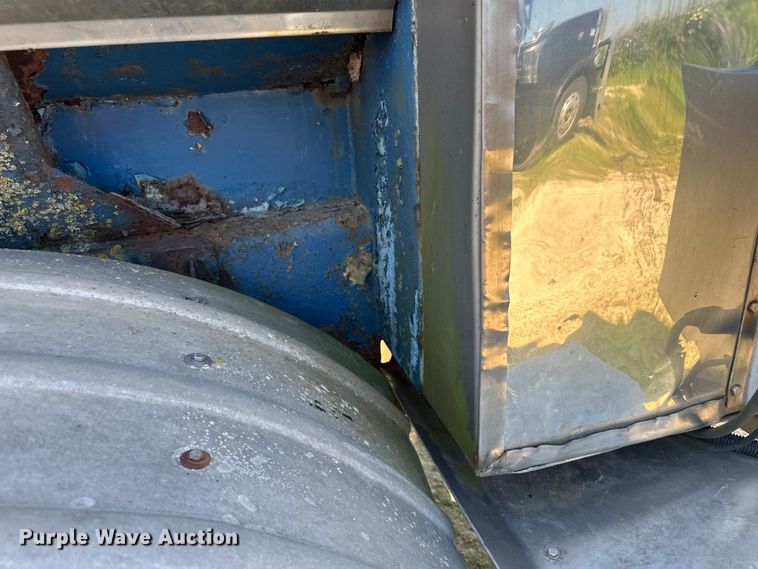 image for item DP8427 1992 Walker tank trailer