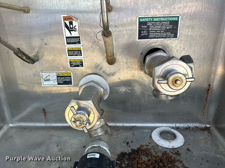 image for item DP8427 1992 Walker tank trailer