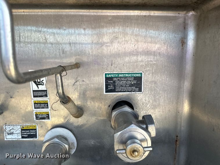 image for item DP8427 1992 Walker tank trailer