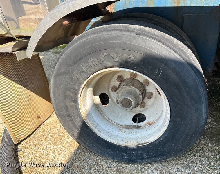 image for item DP8427 1992 Walker tank trailer