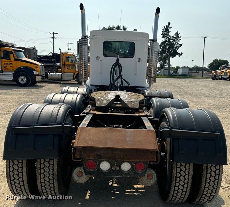 image for item DQ6887 2006 Kenworth T800 semi truck