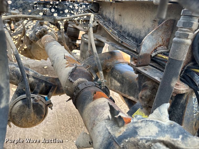 image for item DQ6887 2006 Kenworth T800 semi truck