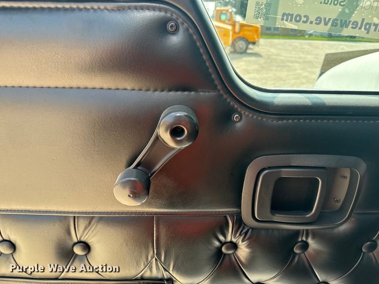 image for item DQ6887 2006 Kenworth T800 semi truck