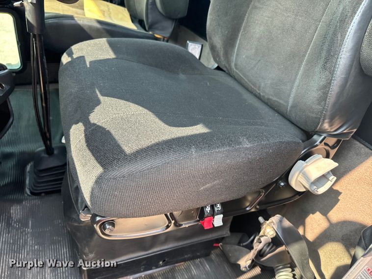 image for item DQ6887 2006 Kenworth T800 semi truck