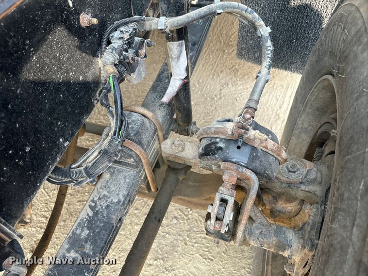 image for item DQ6887 2006 Kenworth T800 semi truck