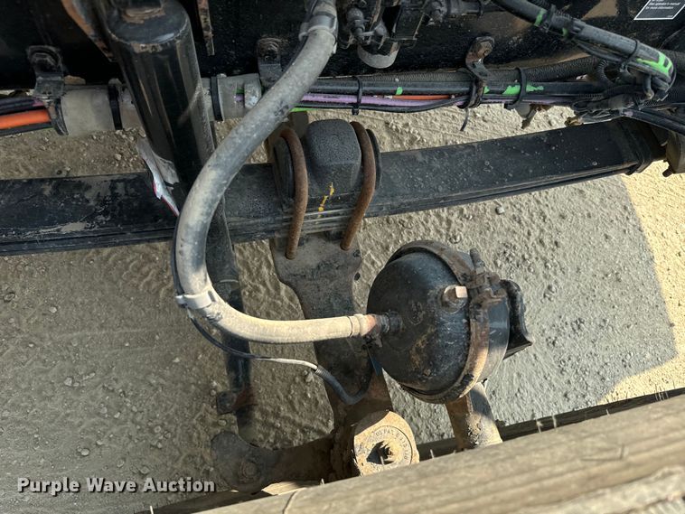 image for item DQ6887 2006 Kenworth T800 semi truck