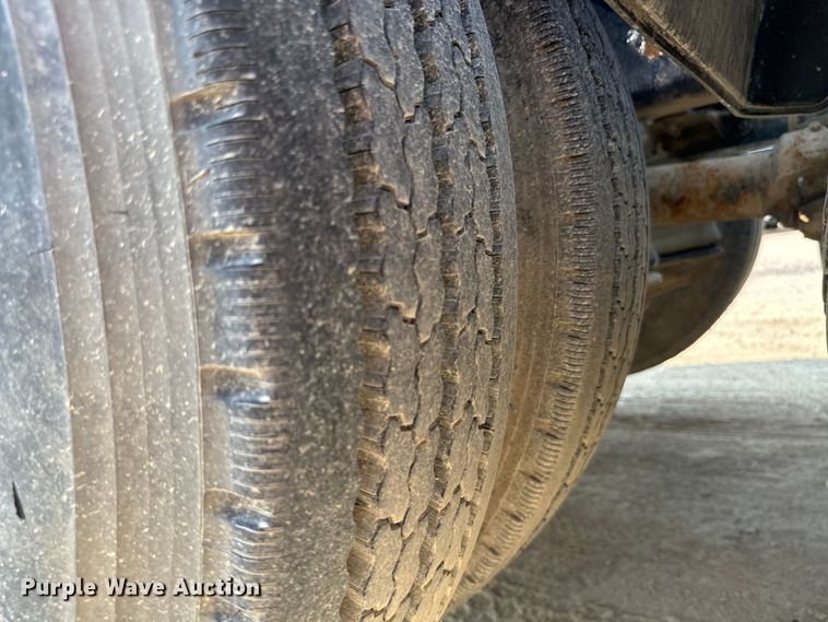 image for item DQ6887 2006 Kenworth T800 semi truck