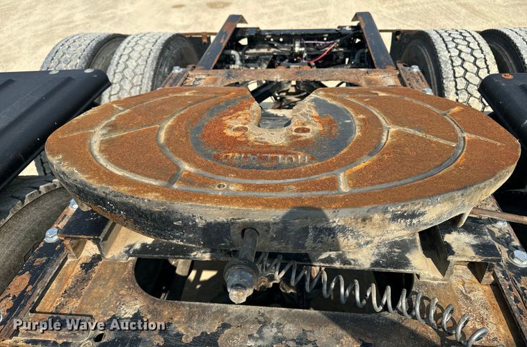 image for item DQ6888 2010 Kenworth T800 semi truck