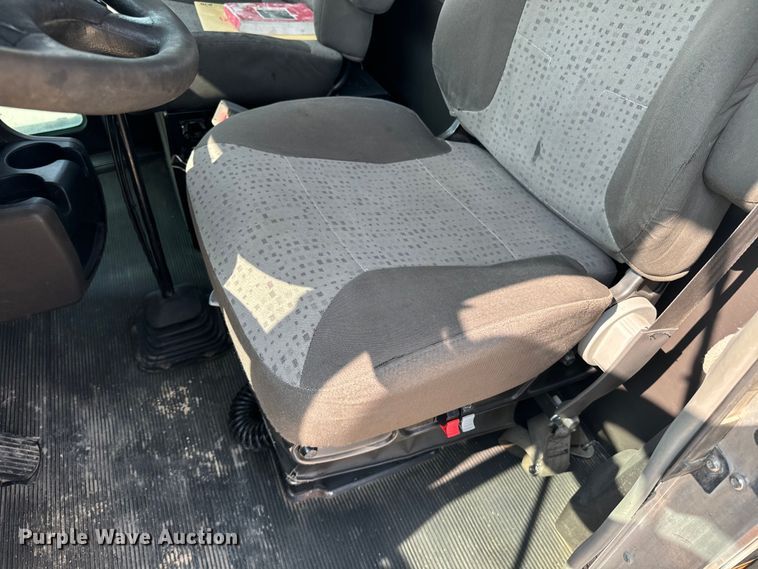 image for item DQ6888 2010 Kenworth T800 semi truck