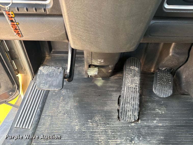 image for item DQ6888 2010 Kenworth T800 semi truck