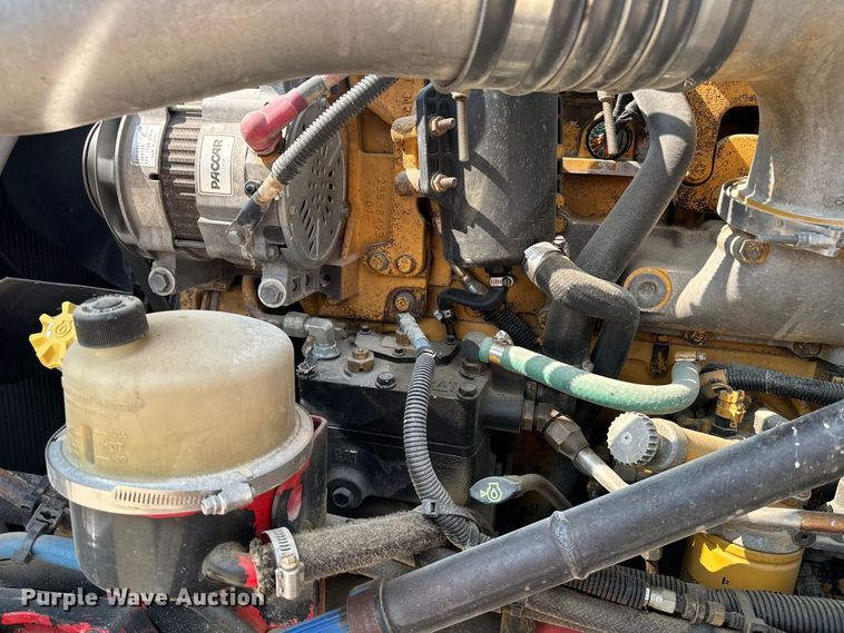 image for item DQ6888 2010 Kenworth T800 semi truck