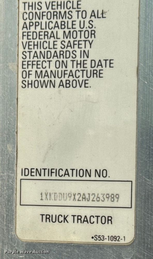 image for item DQ6888 2010 Kenworth T800 semi truck