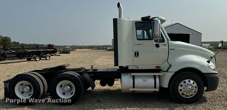 image for item DQ6906 2011 International  Prostar semi truck