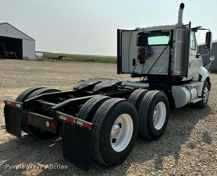 image for item DQ6906 2011 International  Prostar semi truck