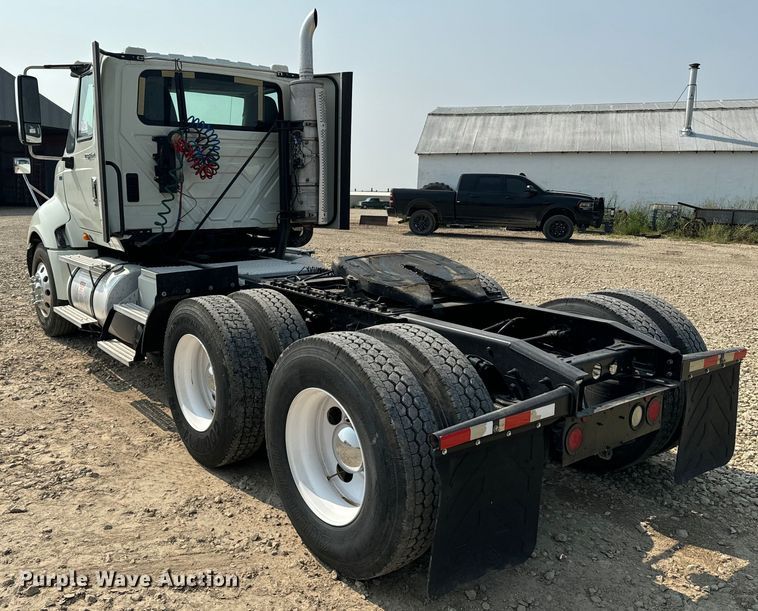 image for item DQ6906 2011 International  Prostar semi truck