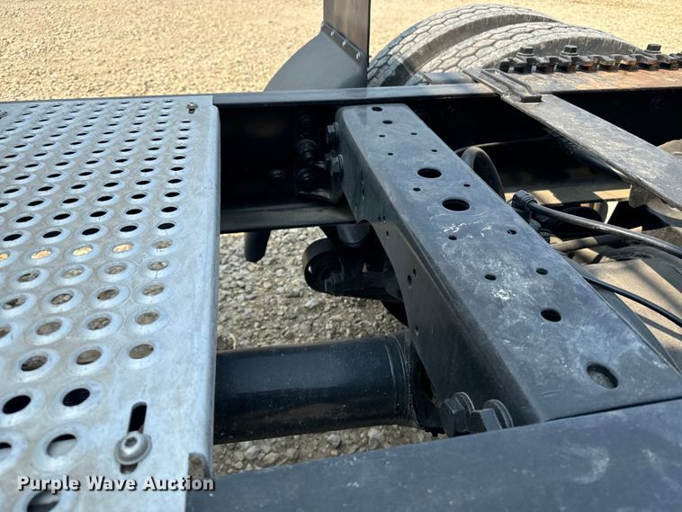 image for item DQ6906 2011 International  Prostar semi truck