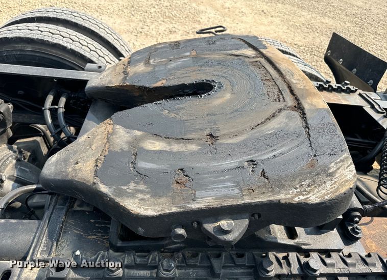 image for item DQ6906 2011 International  Prostar semi truck