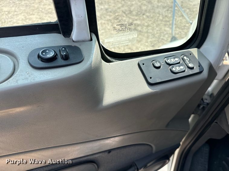 image for item DQ6906 2011 International  Prostar semi truck