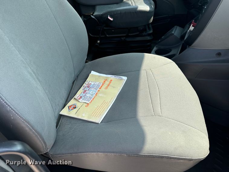 image for item DQ6906 2011 International  Prostar semi truck