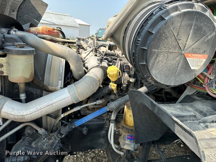 image for item DQ6906 2011 International  Prostar semi truck