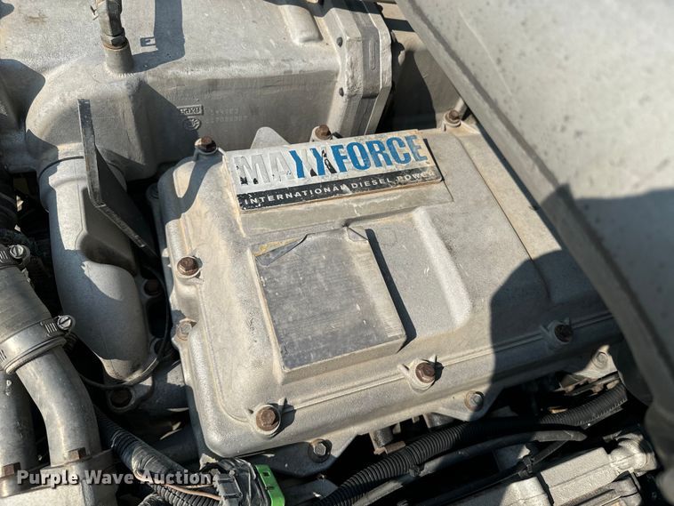 image for item DQ6906 2011 International  Prostar semi truck