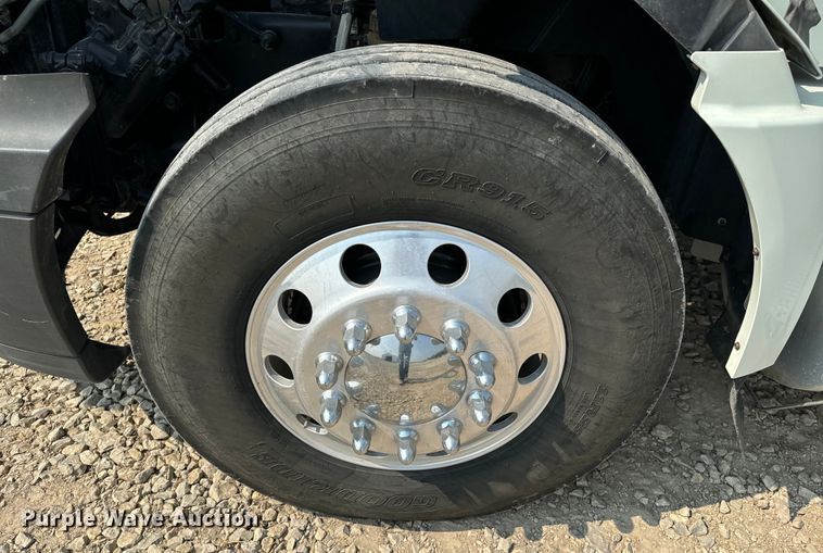 image for item DQ6906 2011 International  Prostar semi truck