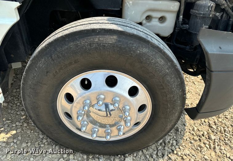 image for item DQ6906 2011 International  Prostar semi truck