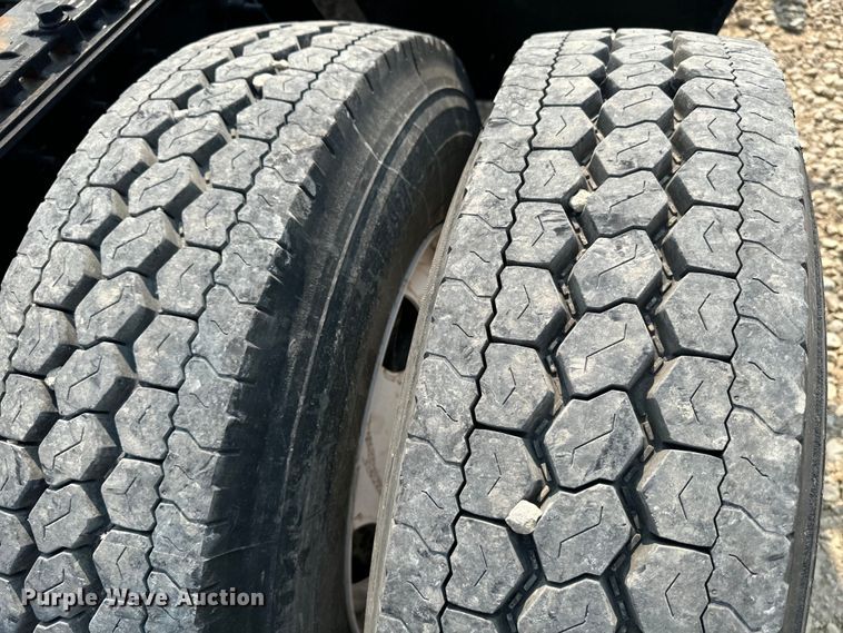 image for item DQ6906 2011 International  Prostar semi truck