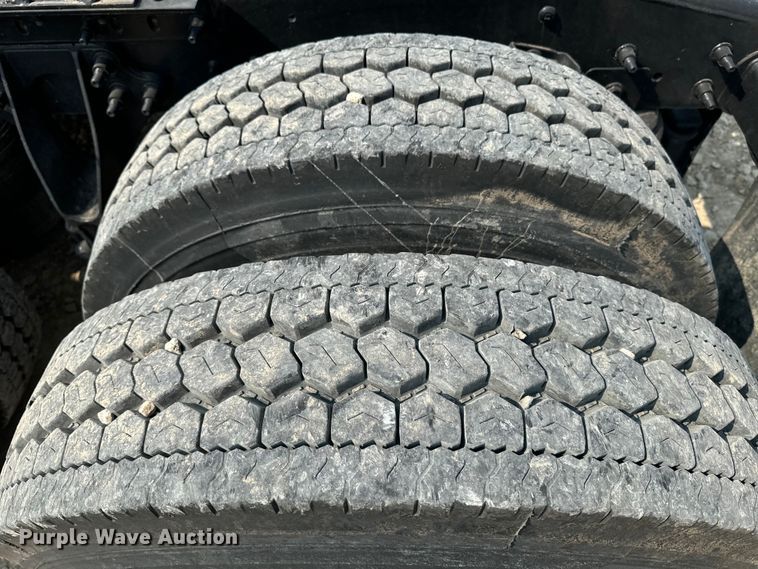 image for item DQ6906 2011 International  Prostar semi truck