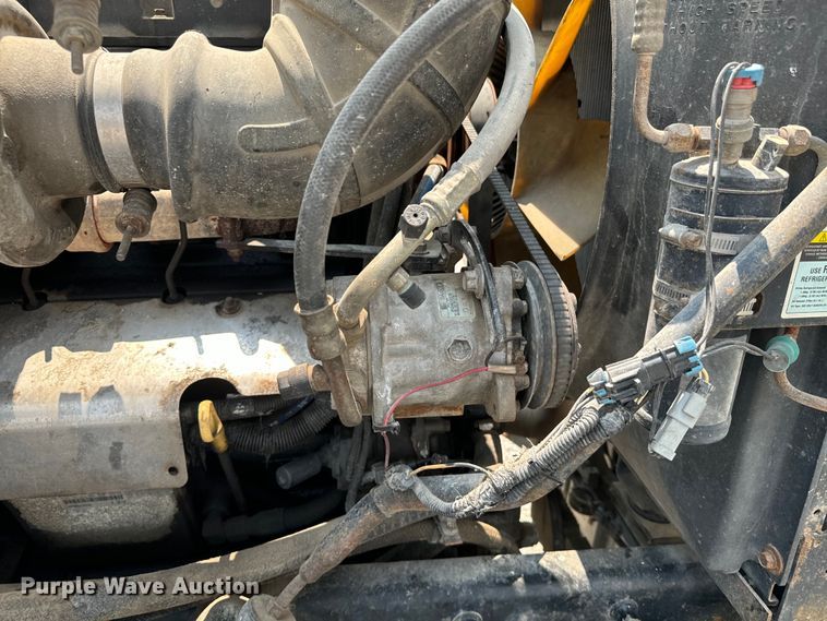 image for item DQ6909 1998 Mack CH613 truck cab and chassis