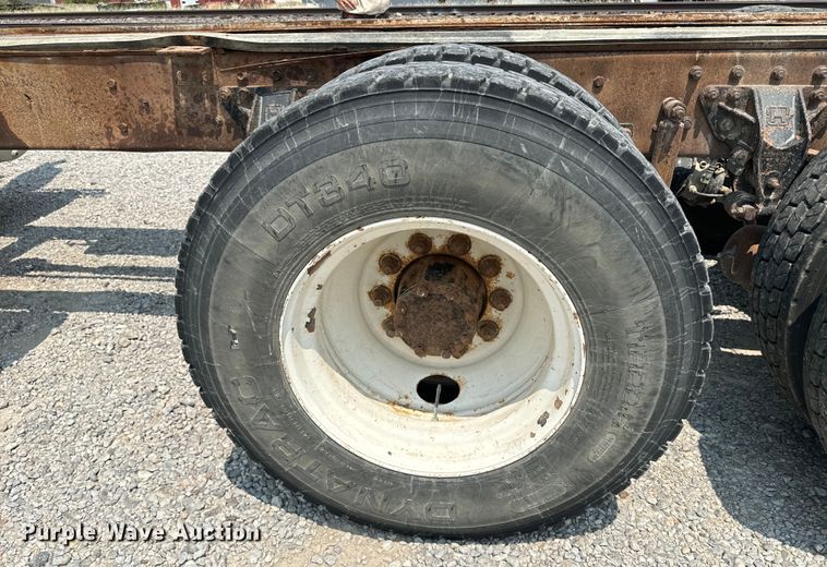 image for item DQ6909 1998 Mack CH613 truck cab and chassis