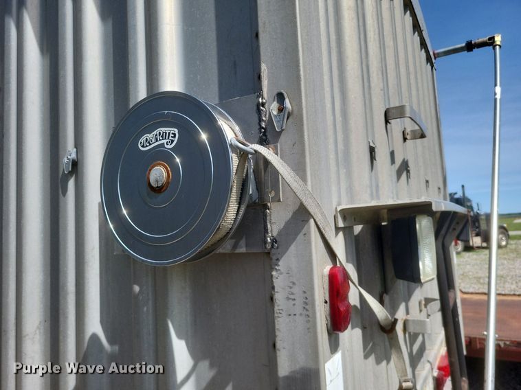 image for item DR4797 1981 Wilson  AGH-600 grain trailer